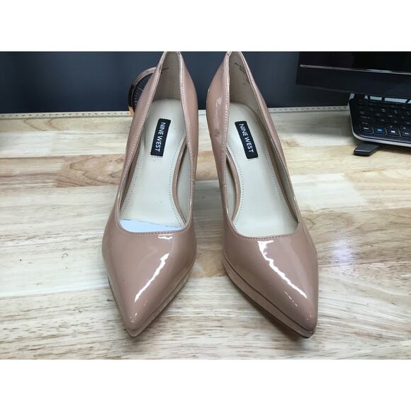 Nine West Shelbe 3 Women's 6 Nude Patent Leather Pointed Toe Stiletto Heel Pumps - Picture 1 of 8